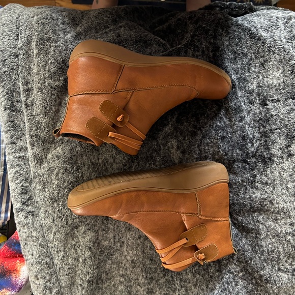 Nice ladies’ short boots! - Picture 3 of 4